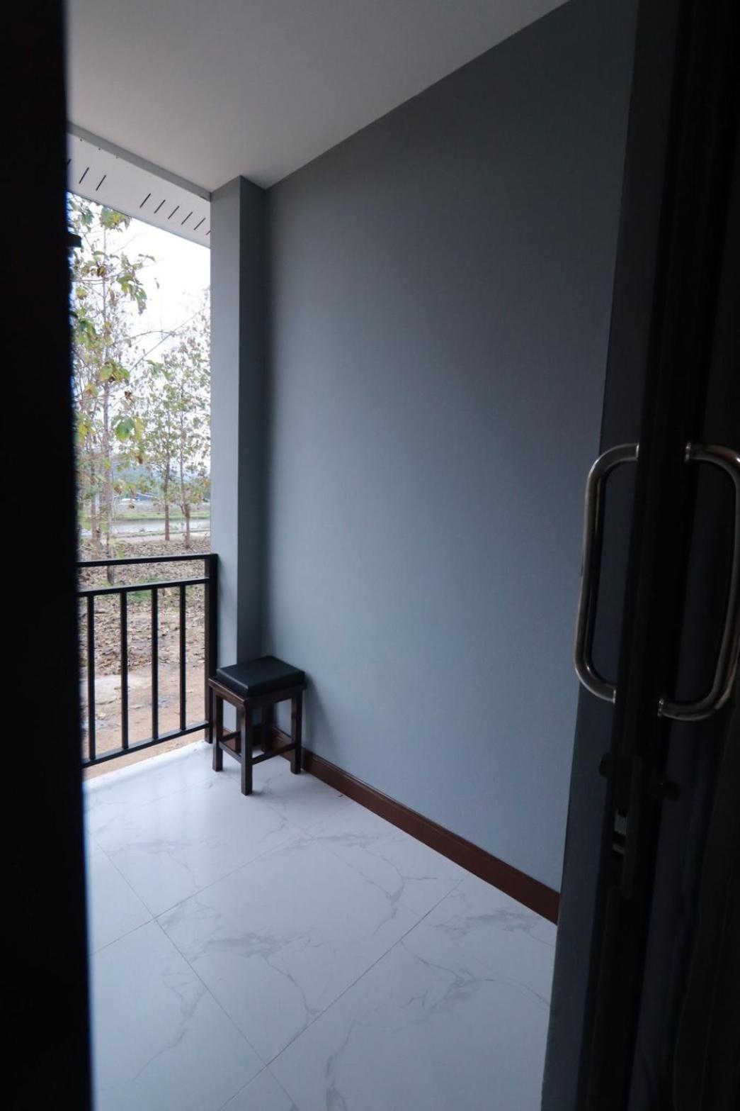Bk Hotel Mae Sariang Esterno foto