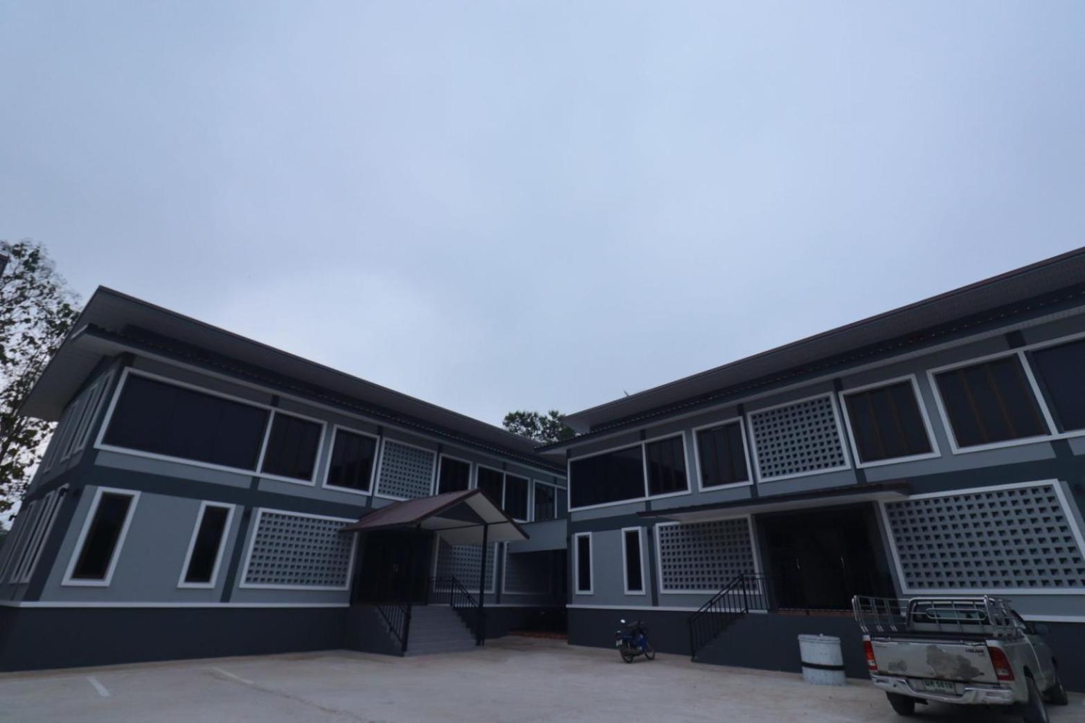 Bk Hotel Mae Sariang Esterno foto