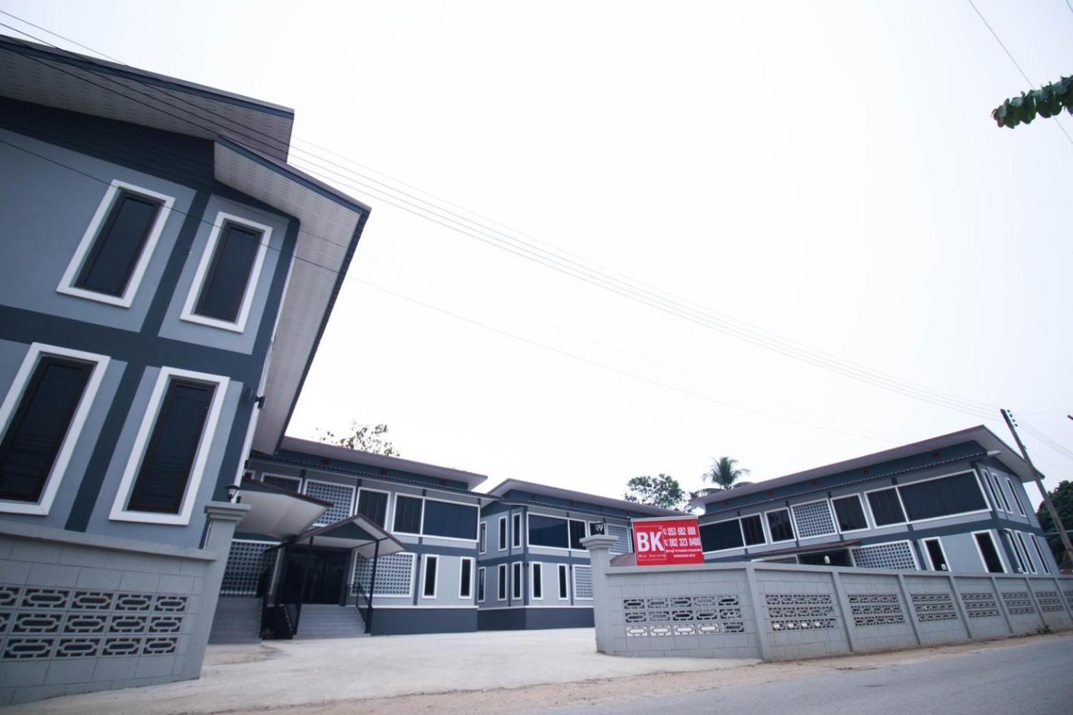Bk Hotel Mae Sariang Esterno foto